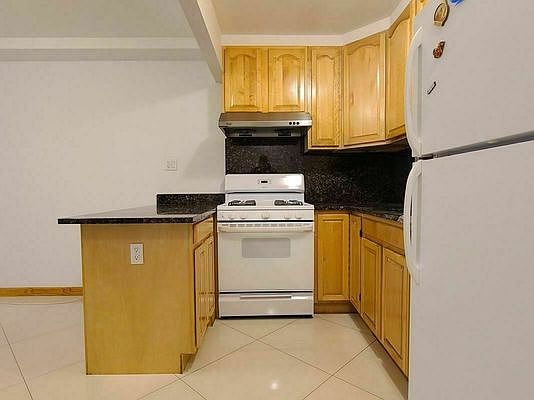 4th image of 328 Broome St APT 3B