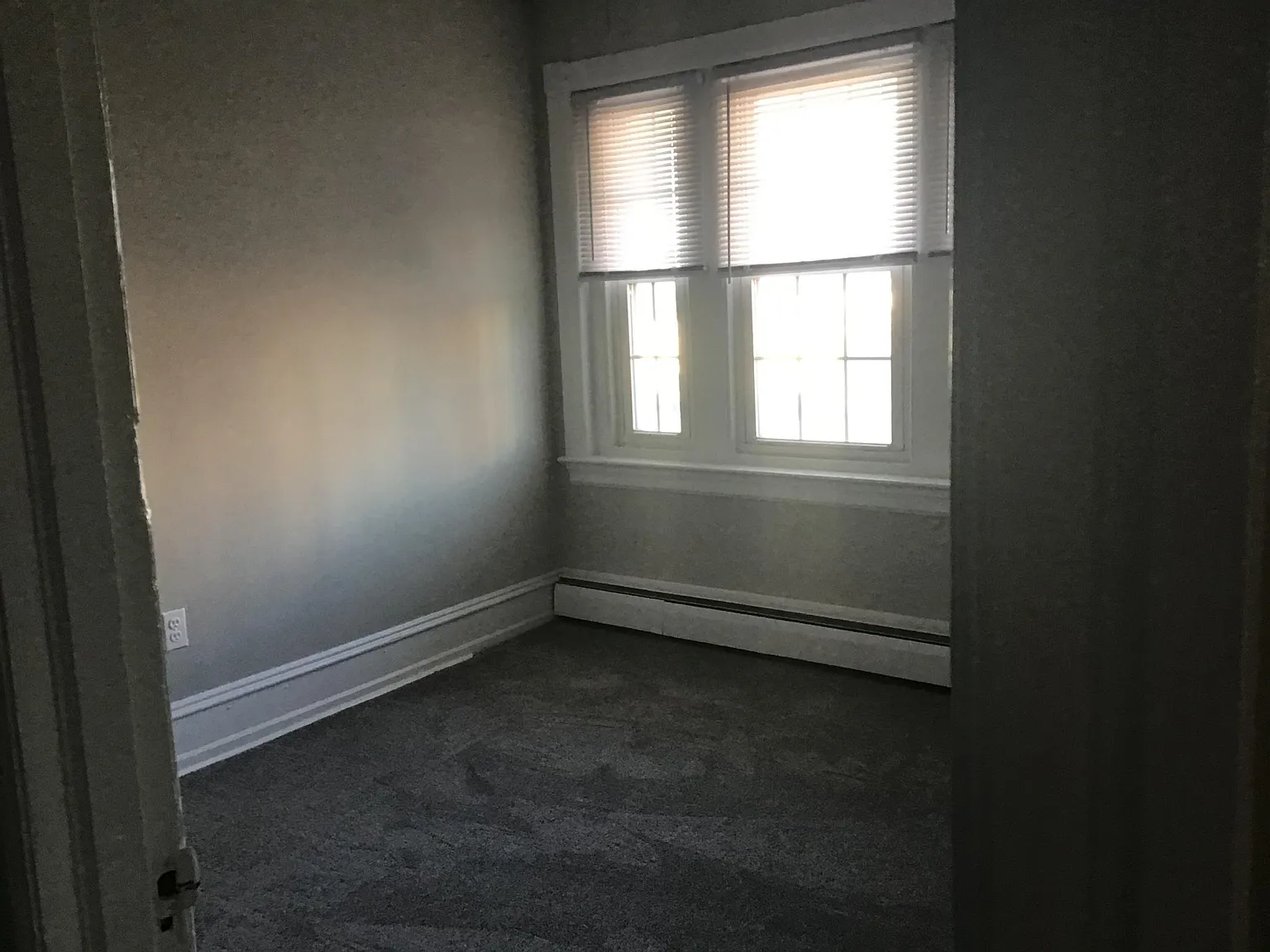 2 bed, 800 sqft, $1,900 — Photo 2
