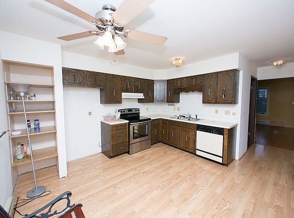 2nd image of 24025 W Oak St