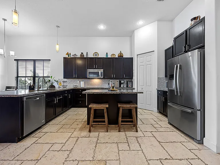 5169 Roma St S — Photo 10