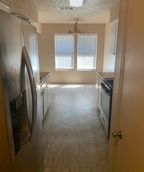 503 Cypress Ln — Photo 2