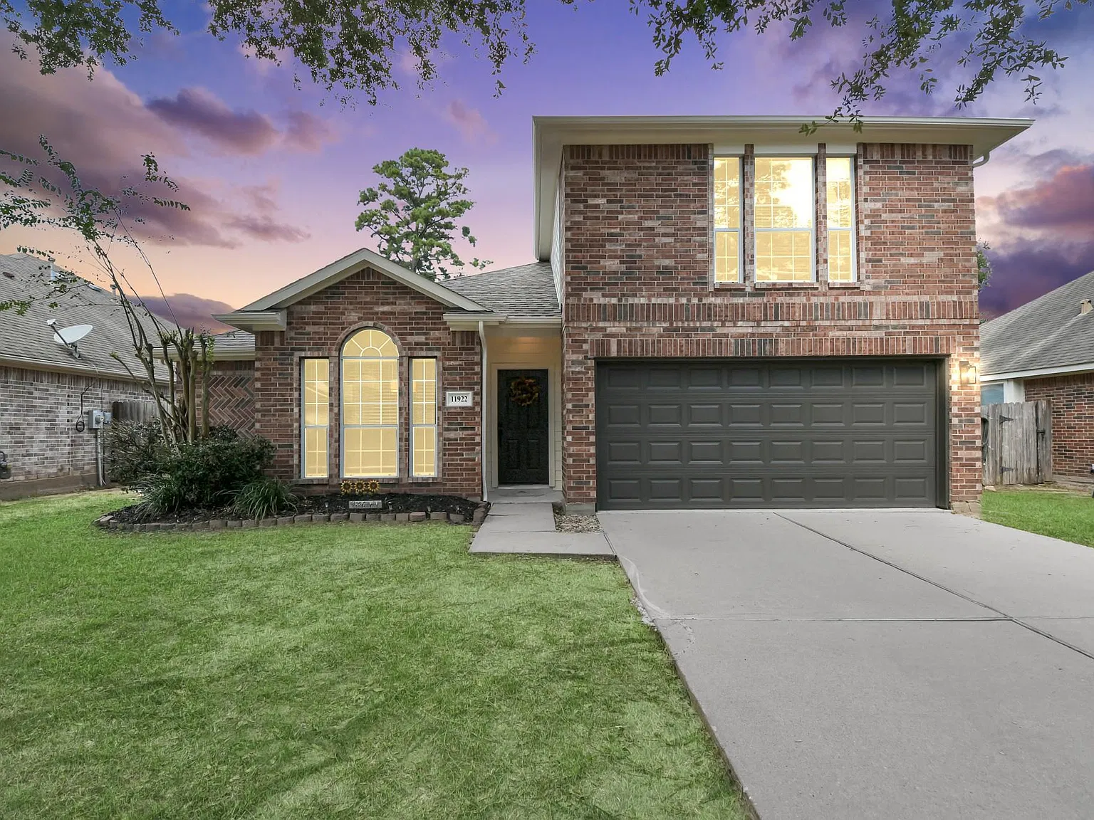 3 bed, 2.5 bath, 1659 sqft, $1,950 — Photo 1