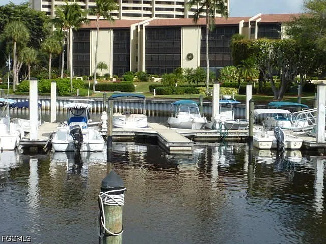 2 bed, 2.0 bath, 1290 sqft, $5,500 — Photo 2