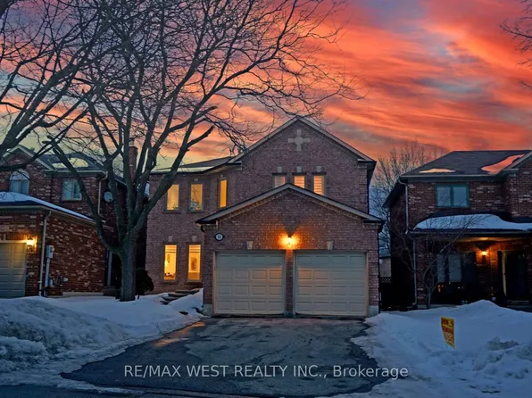 31 Mulholland Dr, Vaughan, ON L4J 7T7