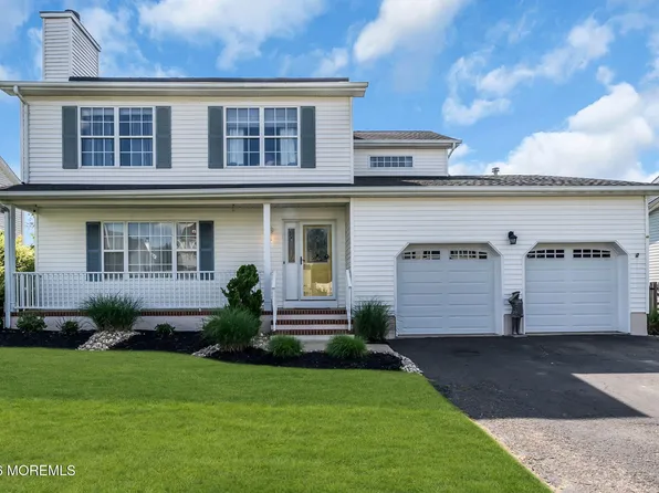 10 Sally Street, Howell, NJ 07731