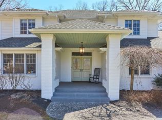 28 Peacock Rd, Rhinebeck, NY 12572