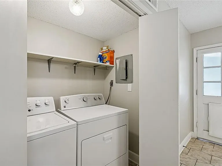 1128 Saint Maria St — Photo 5