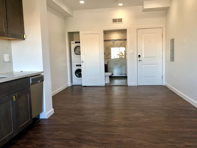 824 N Calvert St — Photo 5