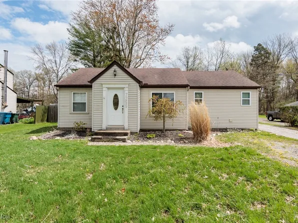7255 Fitch Rd, Olmsted Township, OH 44138