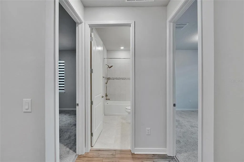 4 bed, 2.0 bath, 1844 sqft, $2,600 — Photo 3