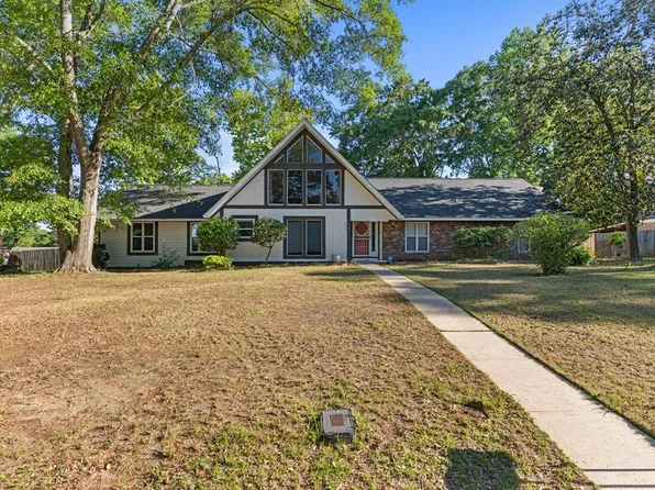 202 E Kingswood Dr, Enterprise, AL 36330