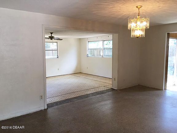 4th image of 1581 Primrose Ln