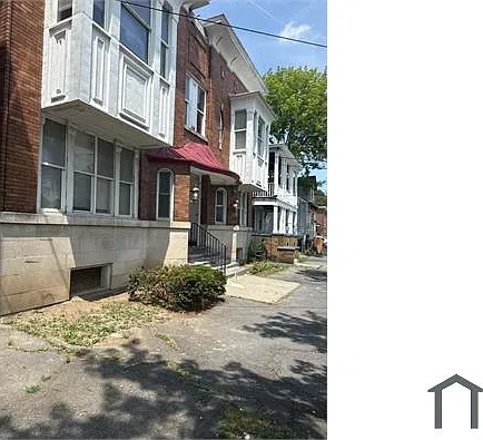 28 Robin St — Photo 2