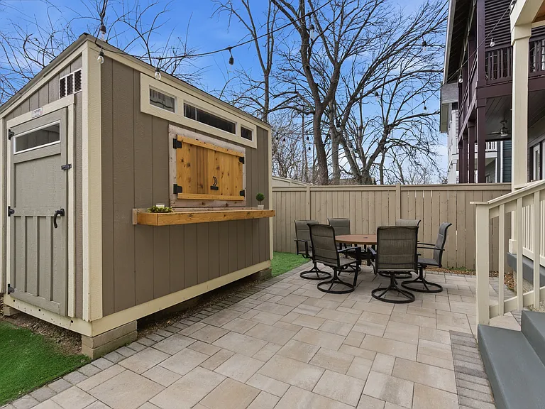 1034 Burchwood Ave — Photo 32