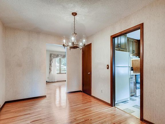 5th image of 2308 Laramie Trl