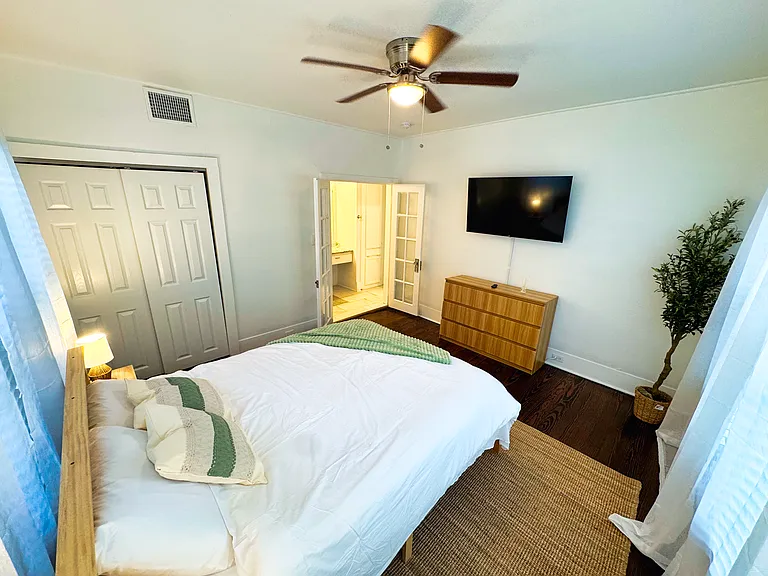 437 Queen Anne Ct — Photo 9