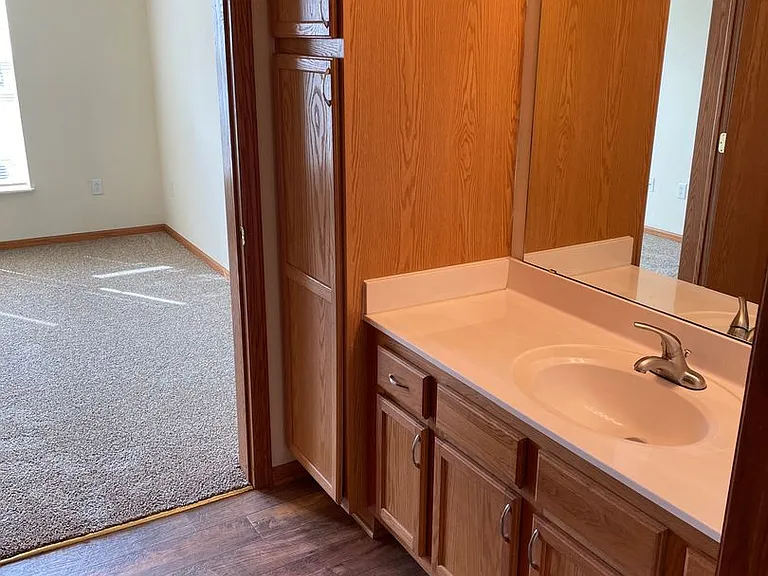 Door Creek Apartments — Photo 32