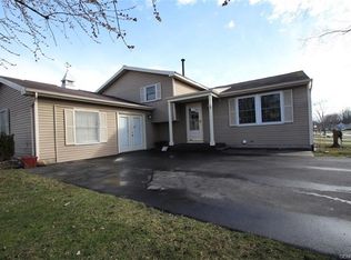 3 Jennifer Cir, Rochester, NY 14606