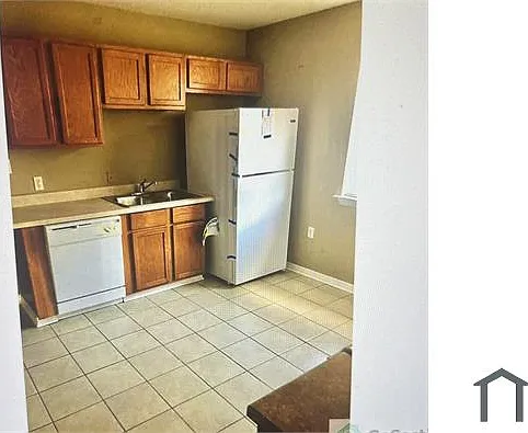 4401 Eastview Dr — Photo 3