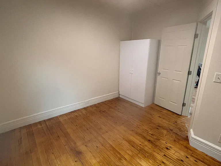 44 Geer St #1 — Photo 9