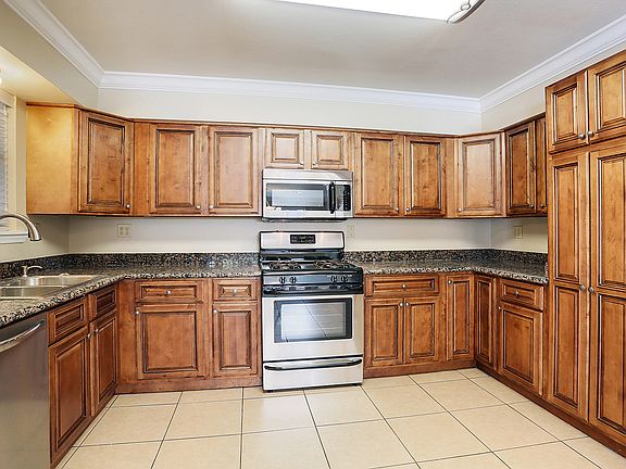2nd image of 2908 Chalona Dr