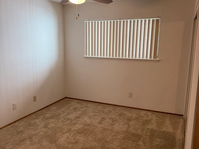 2406 G St — Photo 19