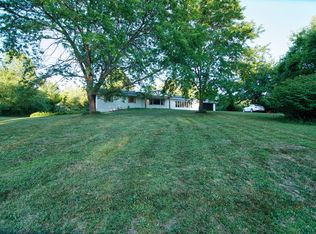 1945 Oak Forest Rd, Buchanan, MI 49107