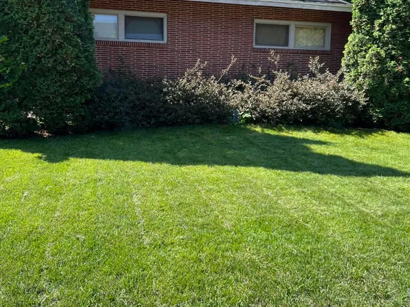 606 Adams Ave, Sault Sainte Marie, MI 49783