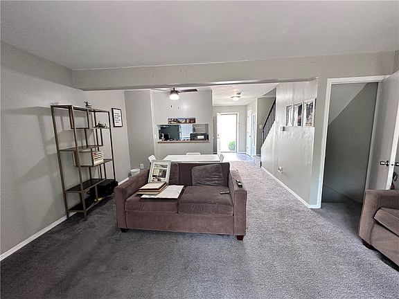 3rd image of 950 Edgar Dr APT 6