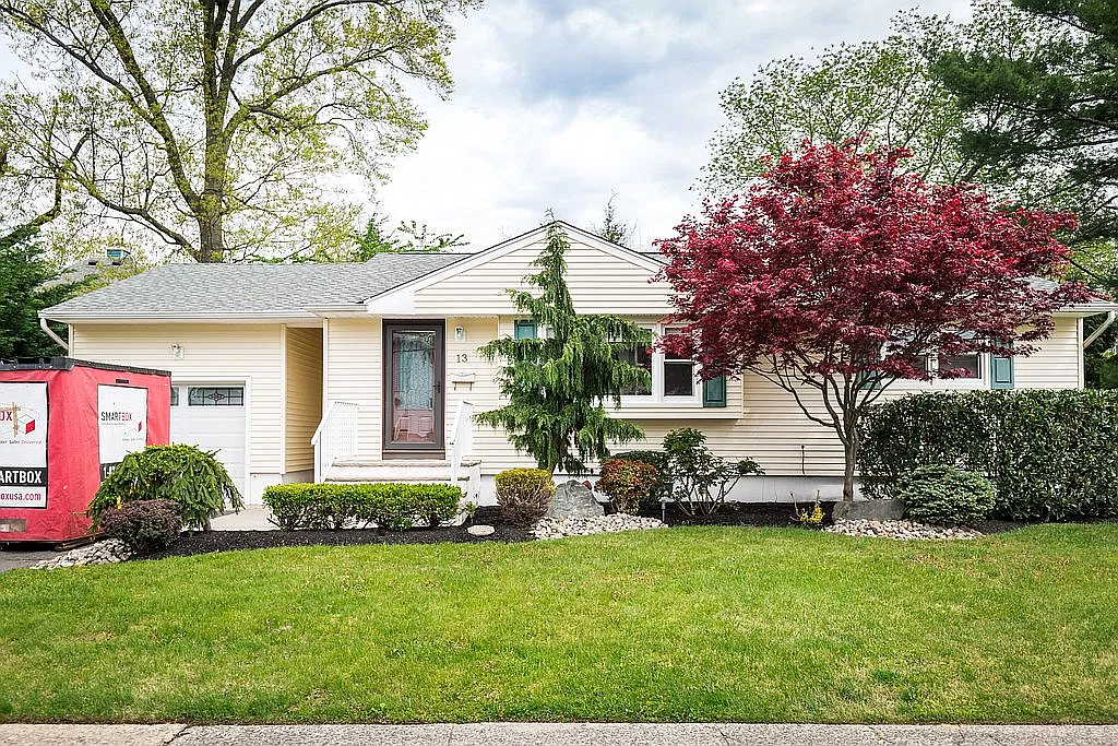 13 Van Buren Ave photo 1