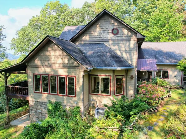 3 Angel Fields Rd, Franklin, NC 28734