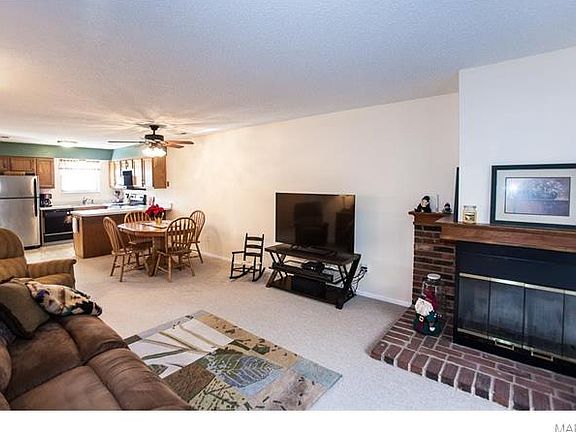 3rd image of 12990 Kings Canyon Dr APT A