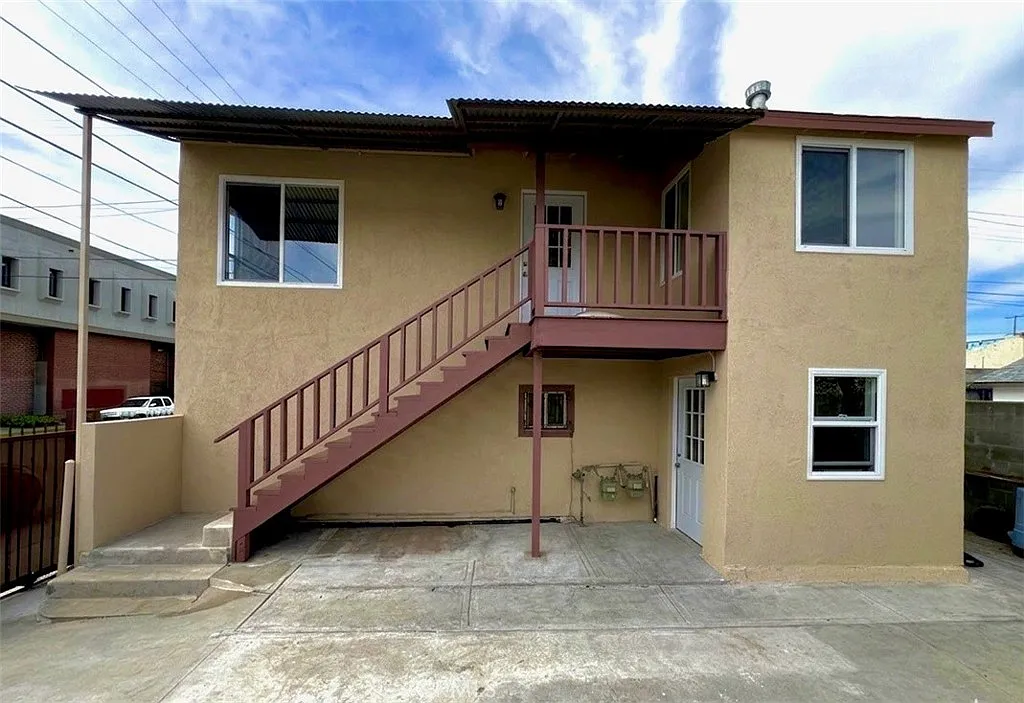 2 bed, 1368 sqft, $2,500 — Photo 1