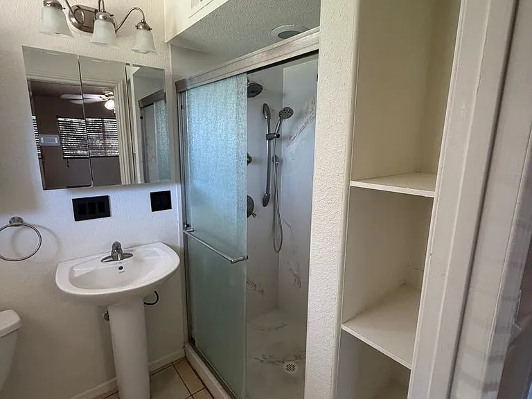 164 E Martin Dr — Photo 17