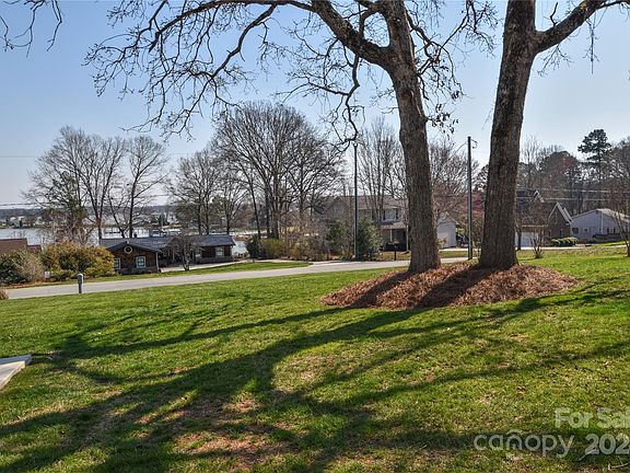 5th image of 4925 Moonlite Bay Dr