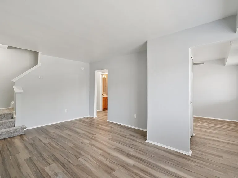 Creekside Apartments — Photo 17