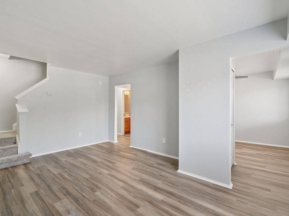 24795 Mayfair St, photo 17