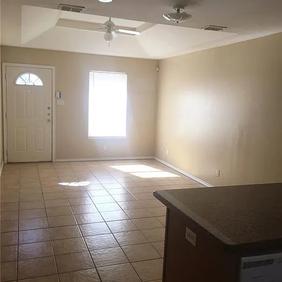 2503 Salvatierra Ave #11 — Photo 6