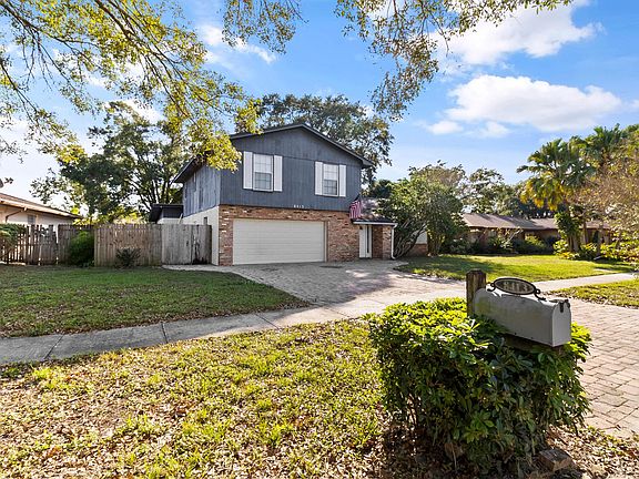 3rd image of 8413 Shady Glen Dr