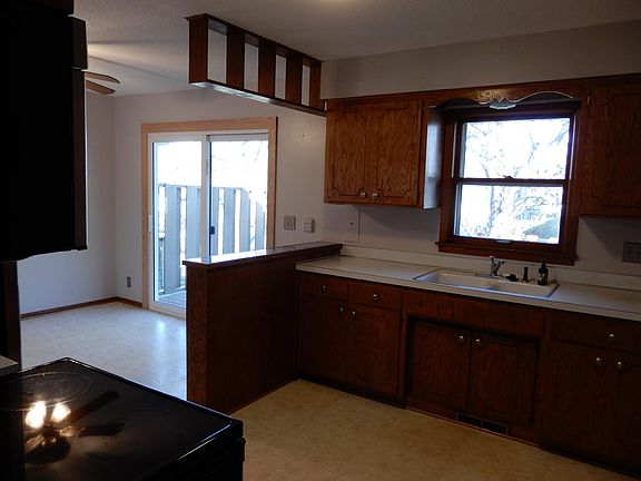 3rd image of 331 2nd Ave S