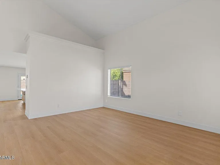 2289 W Hayden Peak Dr — Photo 4