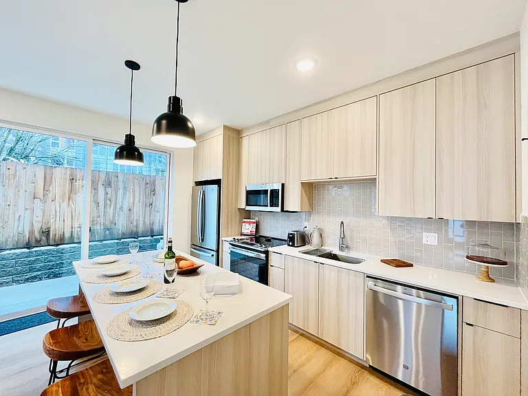2832 SE Division St #2 — Photo 13