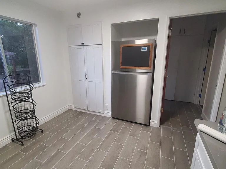 745 Center St — Photo 4