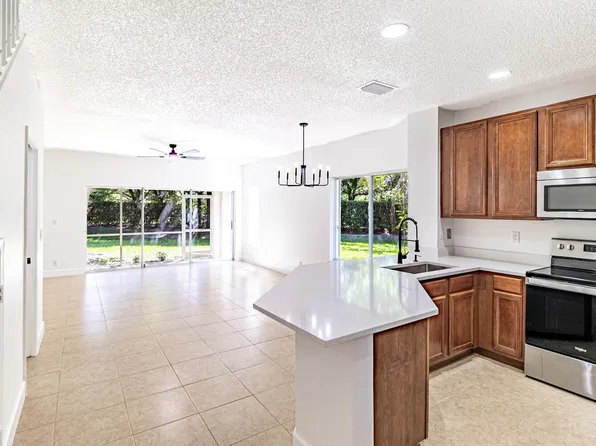 4895 Palmbrooke Circle, West Palm Beach, FL 33417