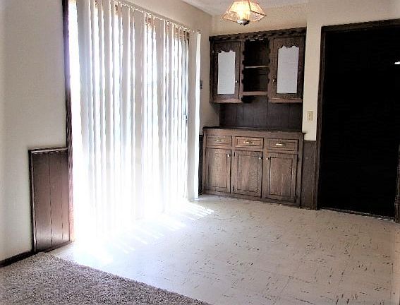 4th image of 4704 Princess Ln