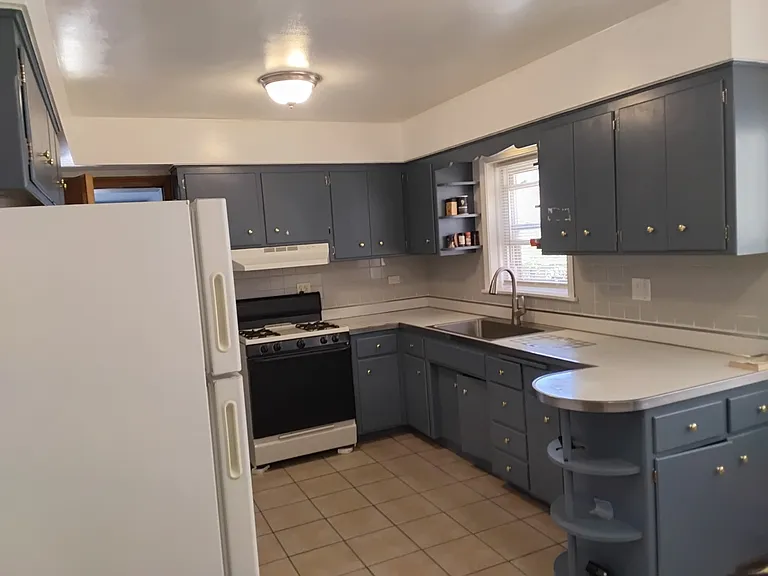 5452 N Central Ave #1 — Photo 4