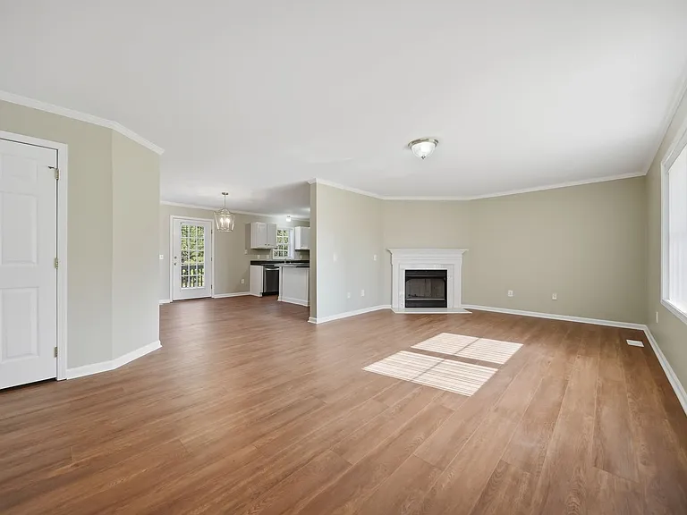 1602 County Home Rd — Photo 3