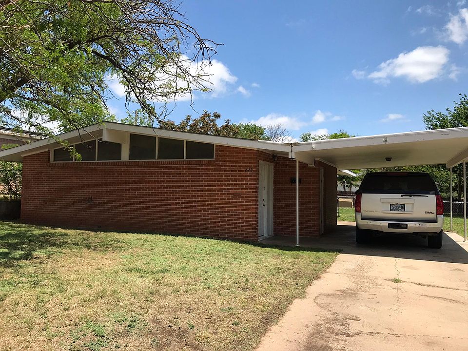 2nd image of 225 Garrett St