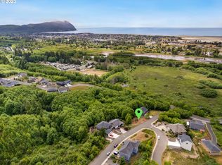 2125 Middle Fork Cir, Seaside, OR 97138