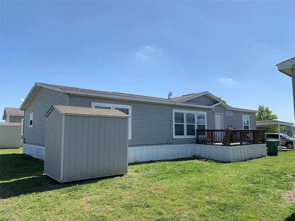 977 Winning Colors Dr, Wilmer, TX 75172